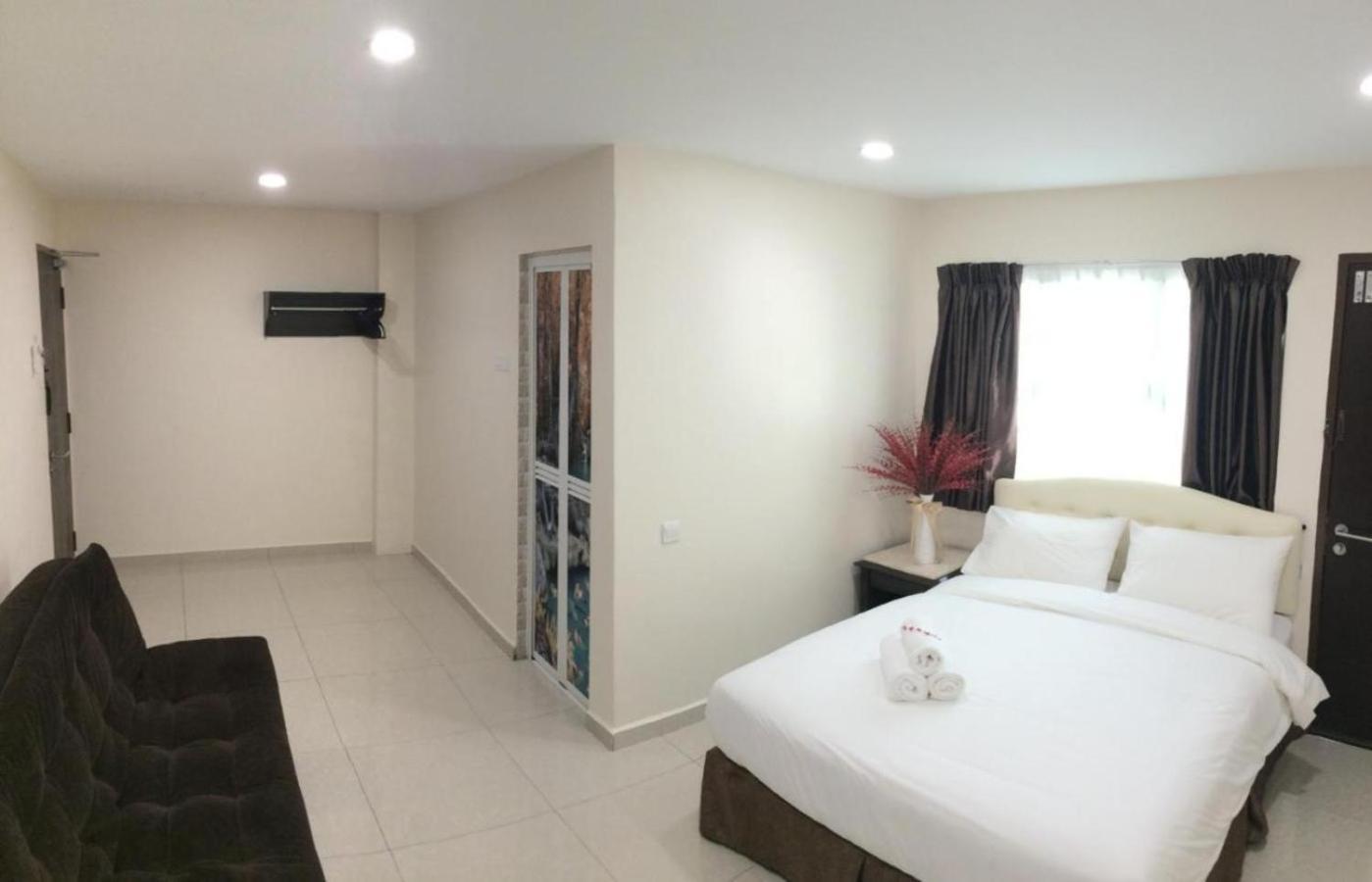 Sam Hotel Sitiawan Exterior foto